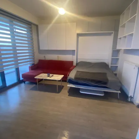 Havuzlu Site Merkezi Konum Metro Apartment Bornova